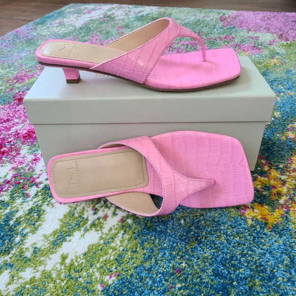 Like New - Marc Fisher - Pink Slides / Sandals kitten heels 👠 - Picture 2 of 12